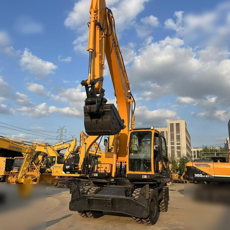 HYUNDAI ROBEX 210W-9 - מחפר גלגלים: תמונה 2 HYUNDAI ROBEX 210W-9 - מחפר גלגלים: תמונה 2