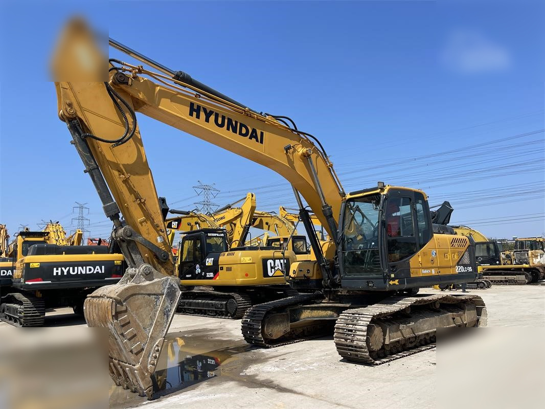 HYUNDAI ROBEX 220 LC-9S - מחפר סורק: תמונה 1 HYUNDAI ROBEX 220 LC-9S - מחפר סורק: תמונה 1