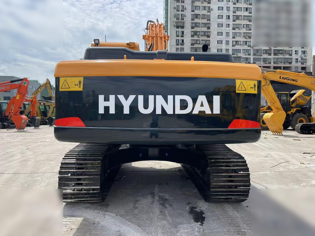 HYUNDAI ROBEX 220 LC-9S - מחפר סורק: תמונה 4 HYUNDAI ROBEX 220 LC-9S - מחפר סורק: תמונה 4