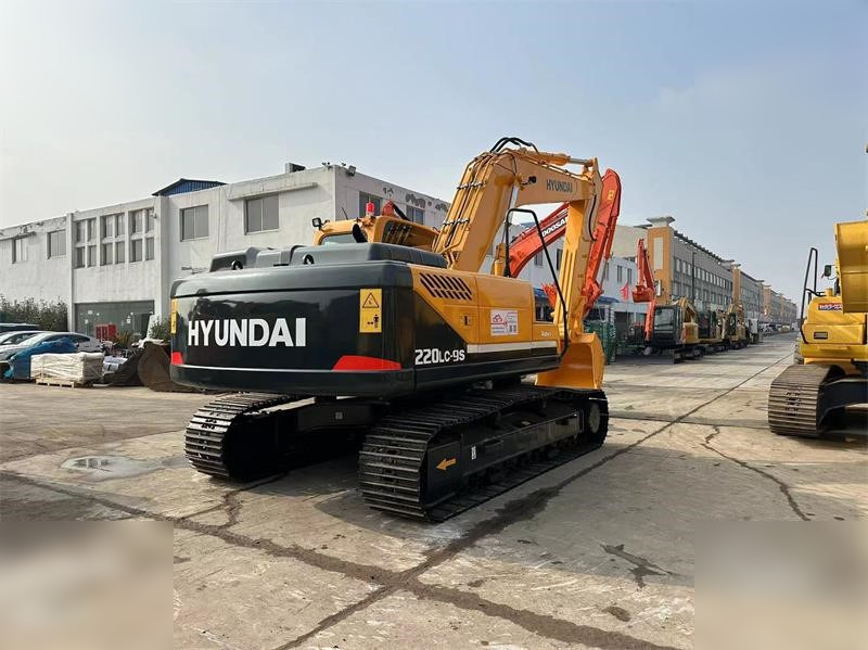HYUNDAI ROBEX 220 LC-9S - מחפר סורק: תמונה 3 HYUNDAI ROBEX 220 LC-9S - מחפר סורק: תמונה 3