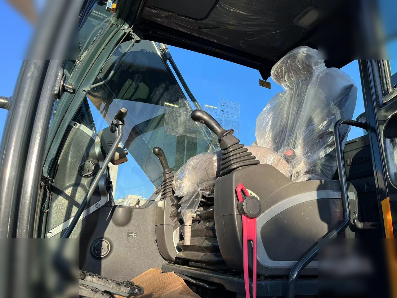 HYUNDAI ROBEX 220 LC-9S - מחפר סורק: תמונה 5 HYUNDAI ROBEX 220 LC-9S - מחפר סורק: תמונה 5