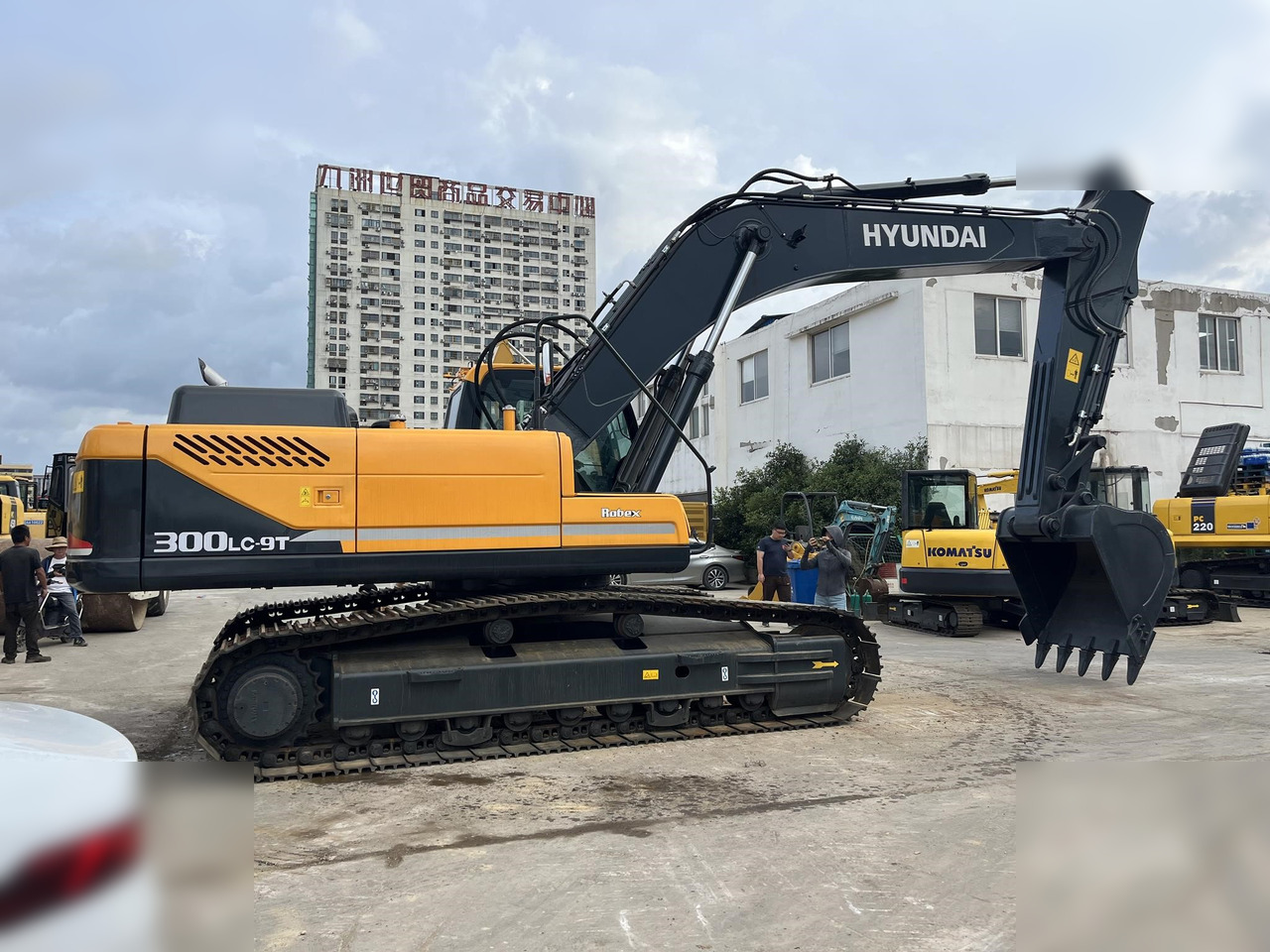 HYUNDAI ROBEX 300 LC-9 - מחפר סורק: תמונה 2 HYUNDAI ROBEX 300 LC-9 - מחפר סורק: תמונה 2