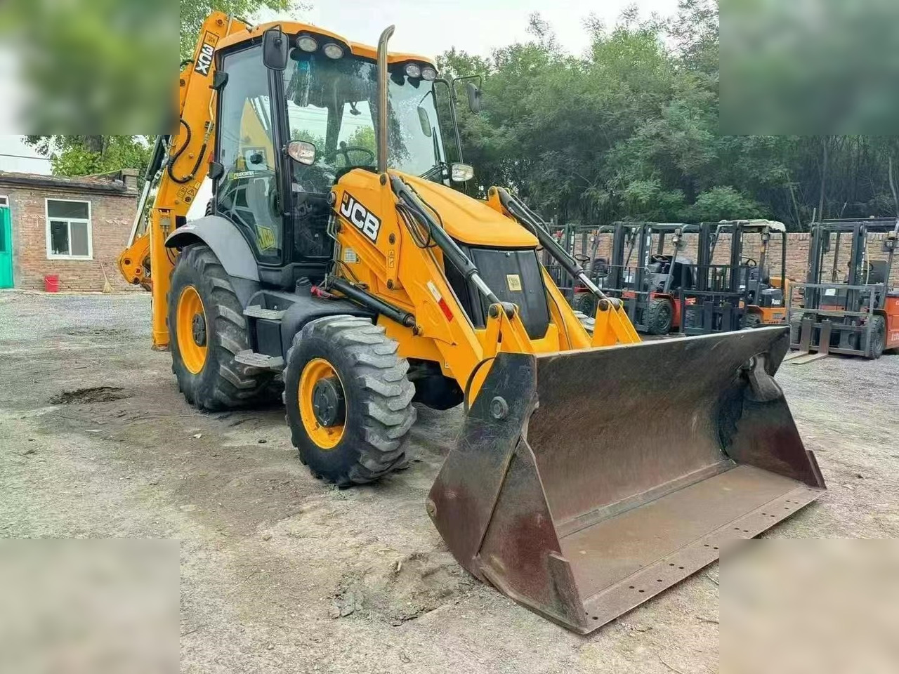 JCB 3CX - מחפרון: תמונה 1 JCB 3CX - מחפרון: תמונה 1