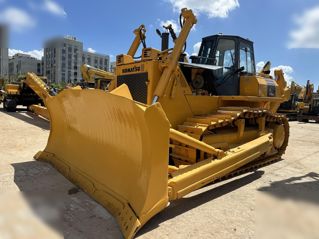 KOMATSU D155A-5 - דחפור: תמונה 2 KOMATSU D155A-5 - דחפור: תמונה 2