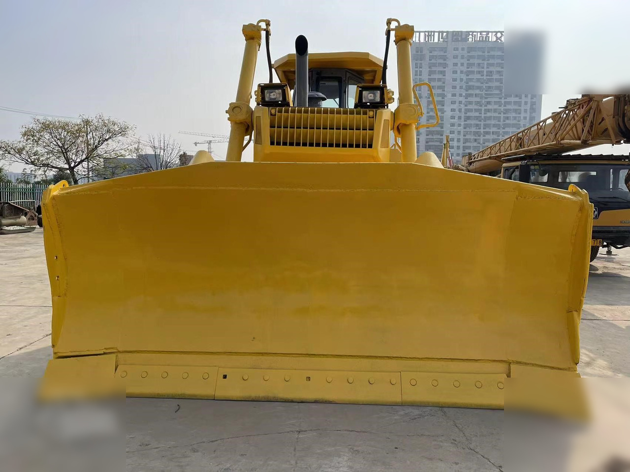 KOMATSU D155AX-3 - דחפור: תמונה 3 KOMATSU D155AX-3 - דחפור: תמונה 3