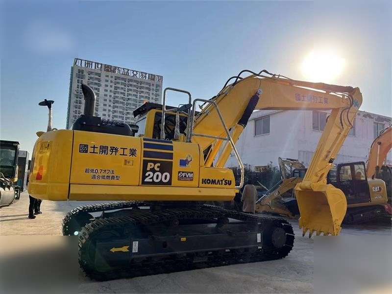 KOMATSU PC200-8N1 - מחפר סורק: תמונה 2 KOMATSU PC200-8N1 - מחפר סורק: תמונה 2