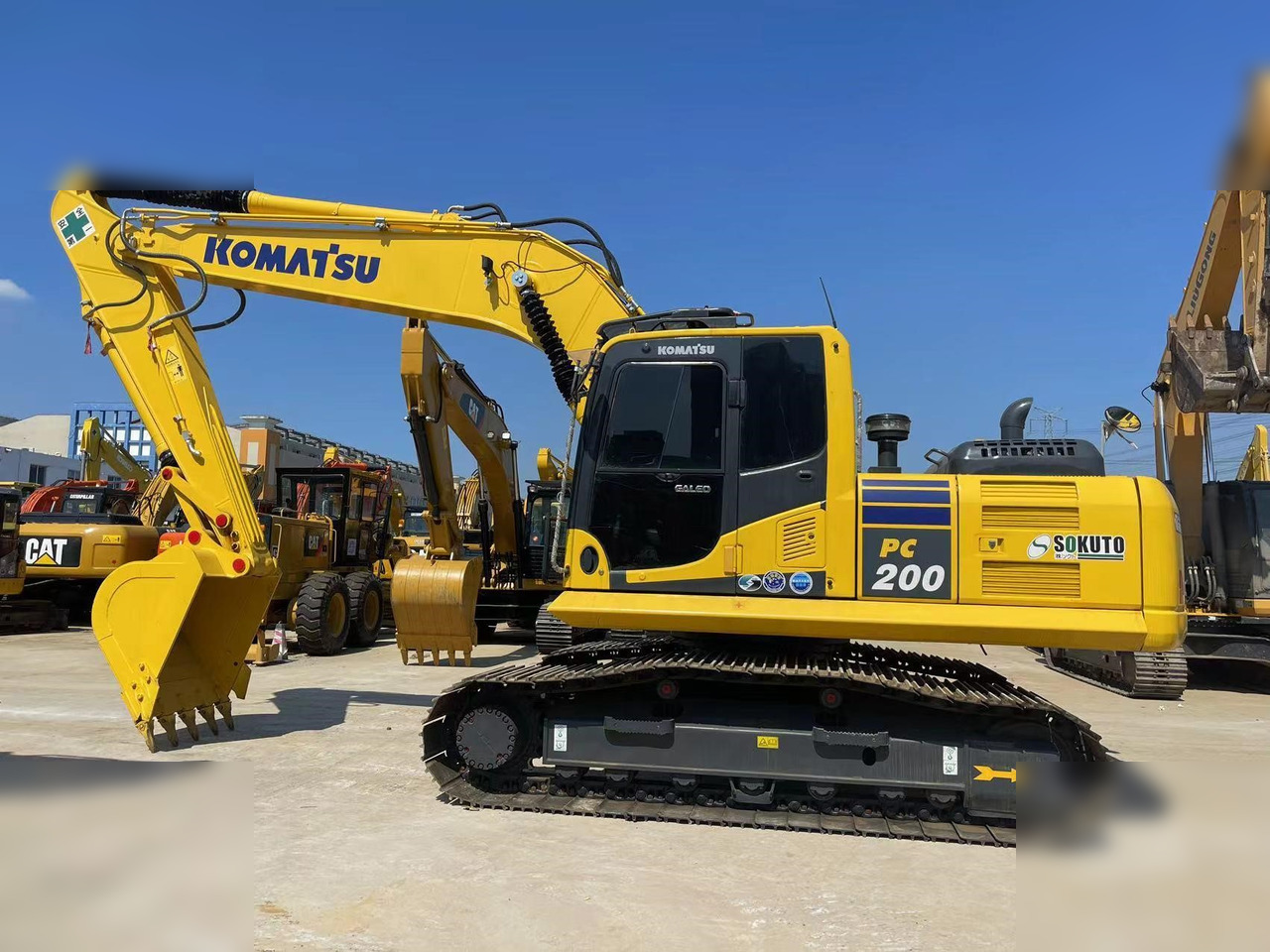 KOMATSU PC200-8 - מחפר סורק: תמונה 1 KOMATSU PC200-8 - מחפר סורק: תמונה 1