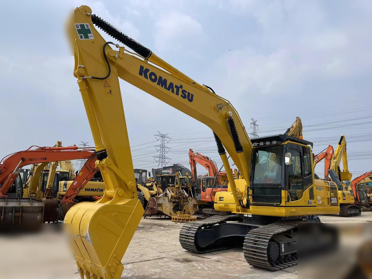 KOMATSU PC200-8 - מחפר סורק: תמונה 3 KOMATSU PC200-8 - מחפר סורק: תמונה 3