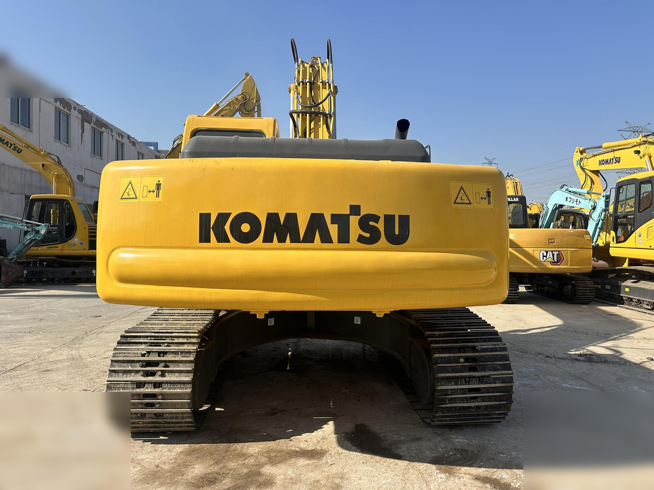 KOMATSU PC220-6 - מחפר סורק: תמונה 2 KOMATSU PC220-6 - מחפר סורק: תמונה 2