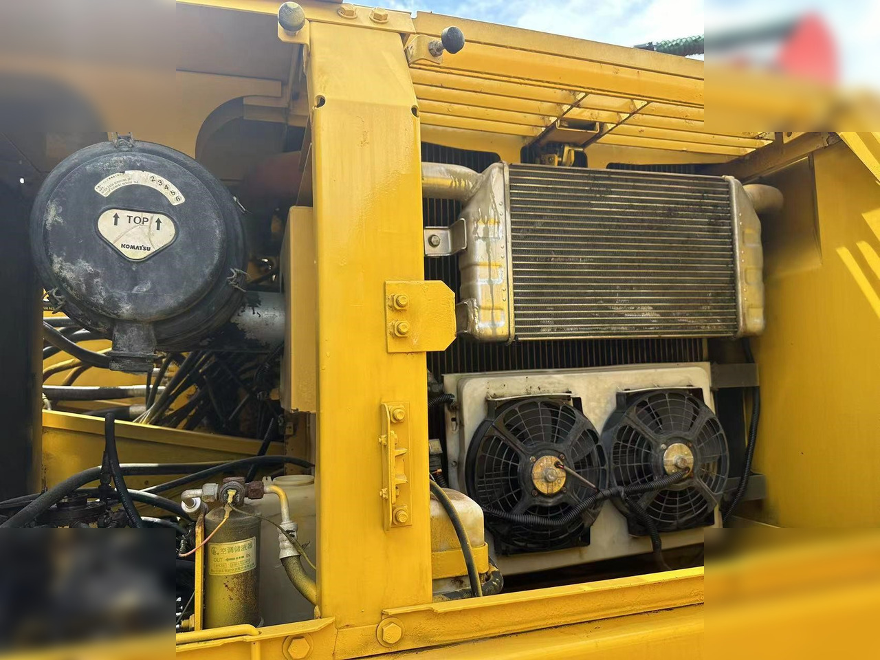 KOMATSU PC220-7 - מחפר סורק: תמונה 4 KOMATSU PC220-7 - מחפר סורק: תמונה 4