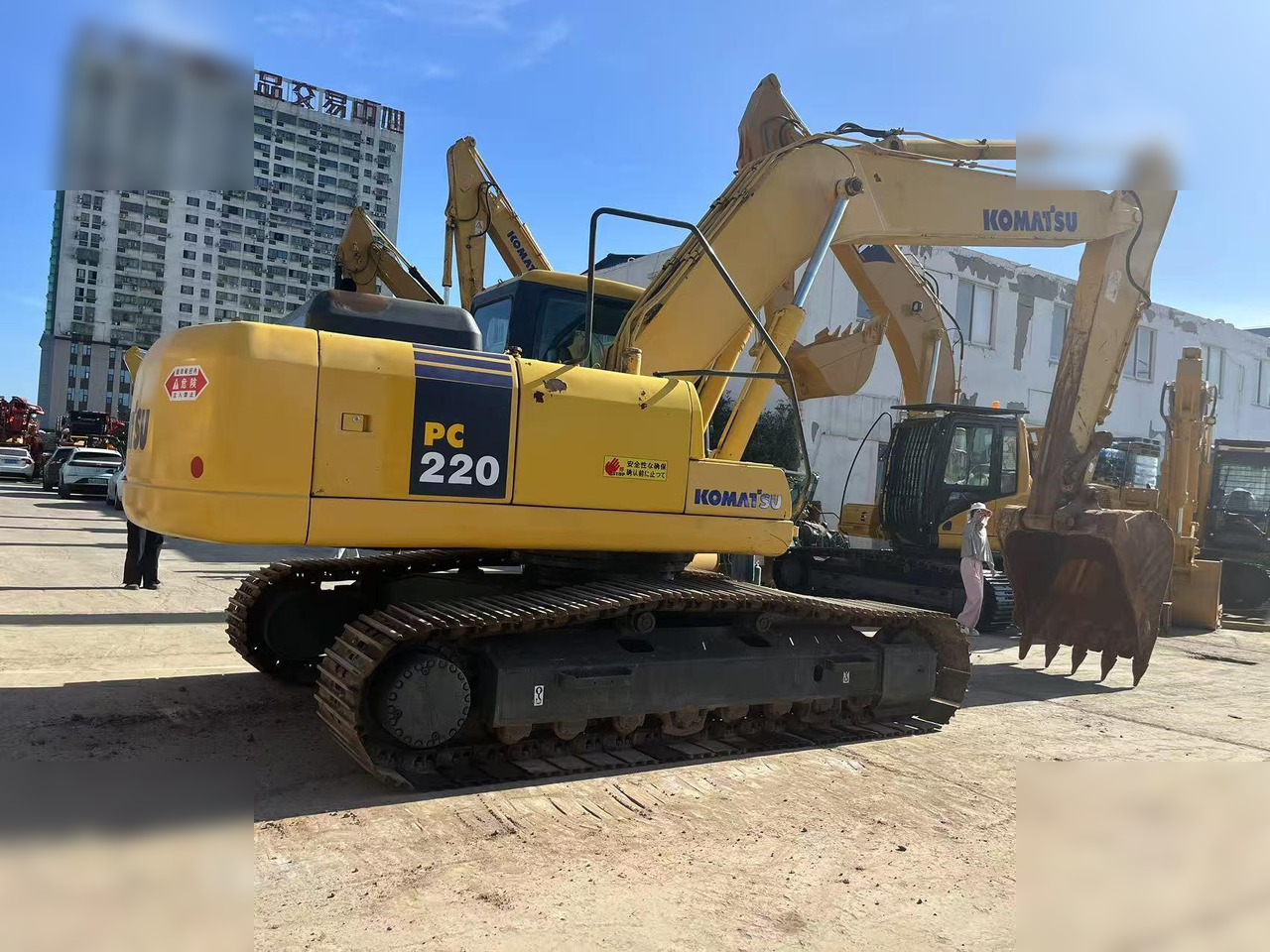 KOMATSU PC220-7 - מחפר סורק: תמונה 2 KOMATSU PC220-7 - מחפר סורק: תמונה 2