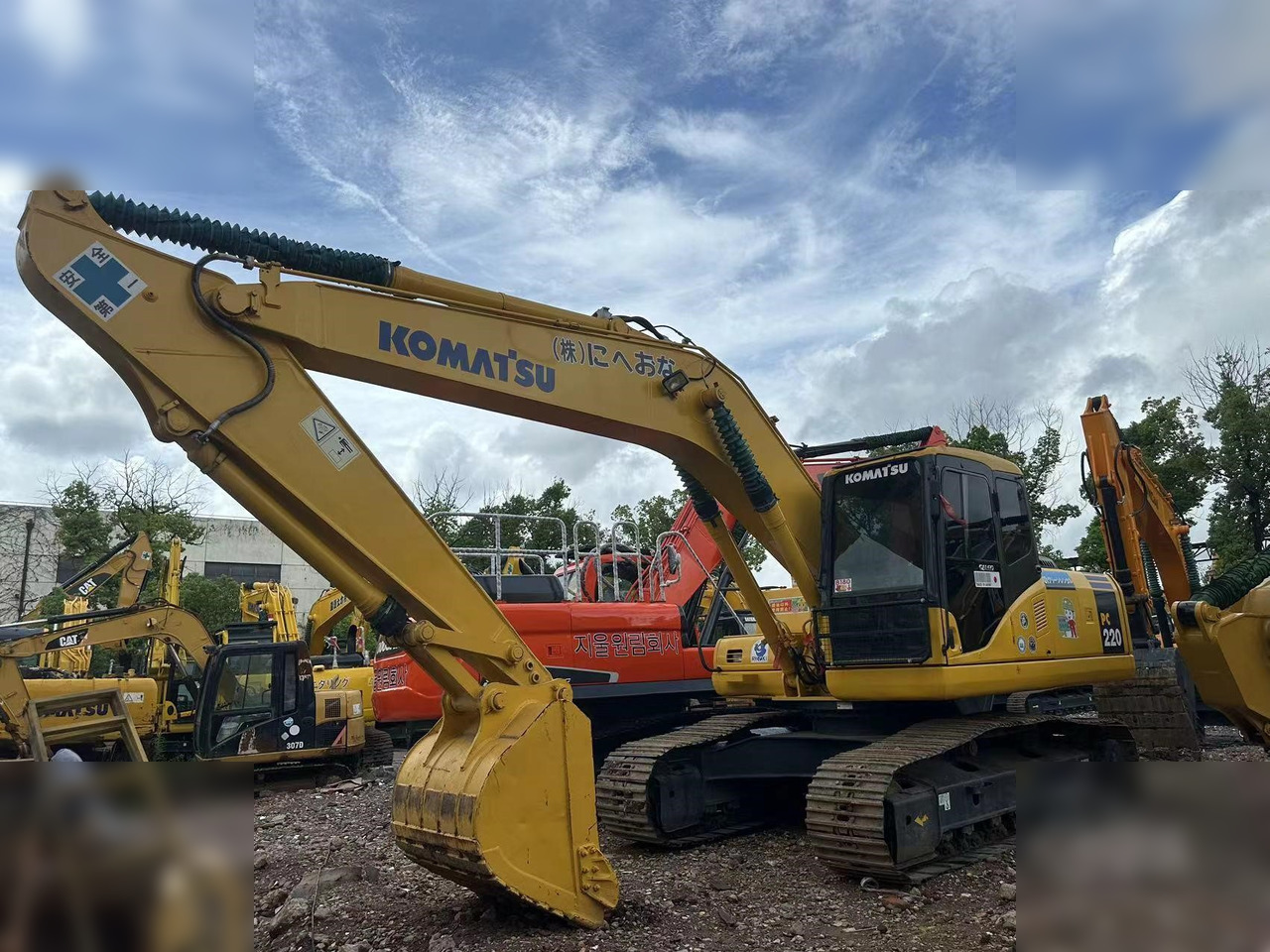 KOMATSU PC220-7 - מחפר סורק: תמונה 1 KOMATSU PC220-7 - מחפר סורק: תמונה 1