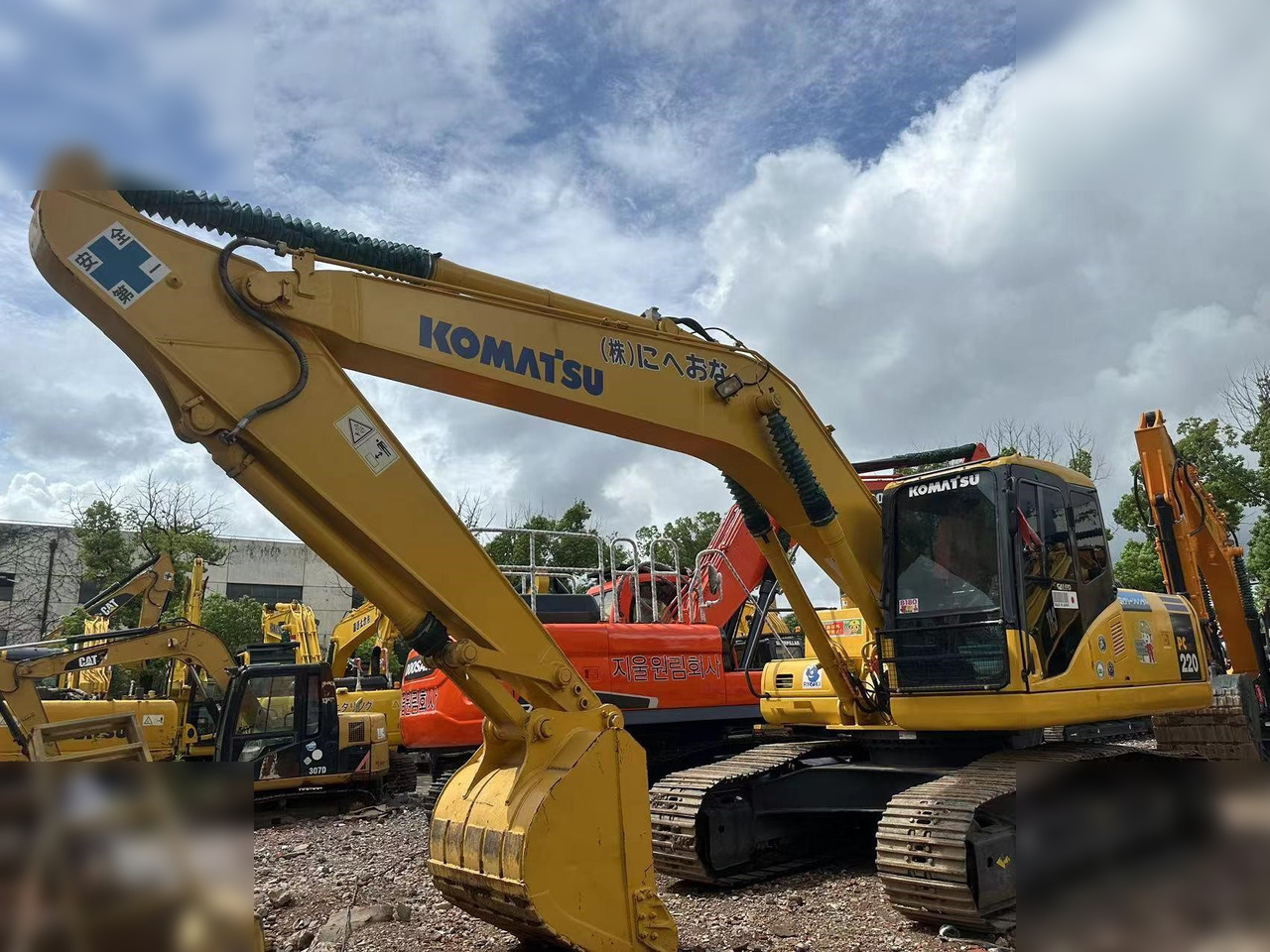הַחכָּרָה KOMATSU PC220-7 KOMATSU PC220-7: תמונה 6