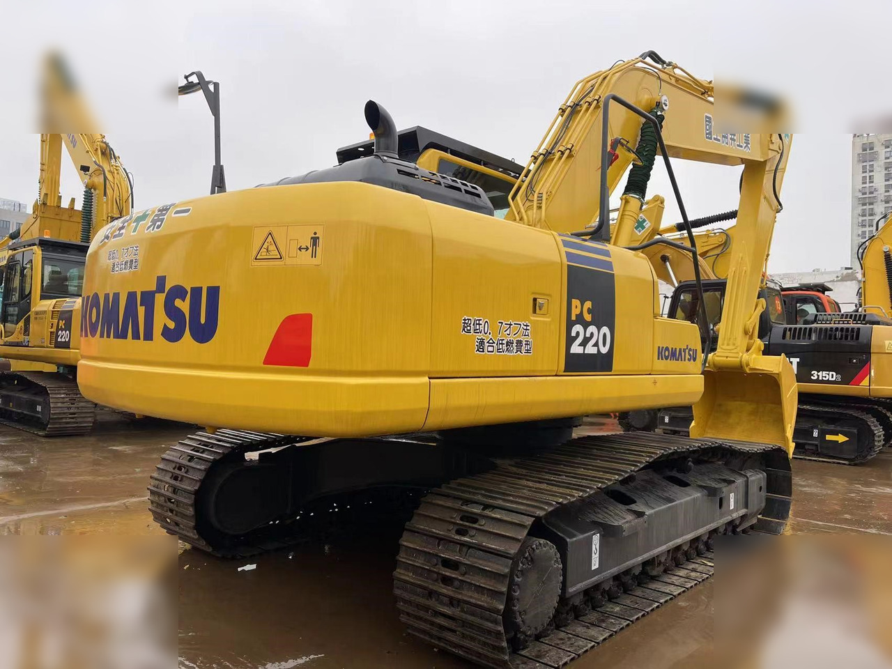 KOMATSU PC220-8 - מחפר סורק: תמונה 3 KOMATSU PC220-8 - מחפר סורק: תמונה 3
