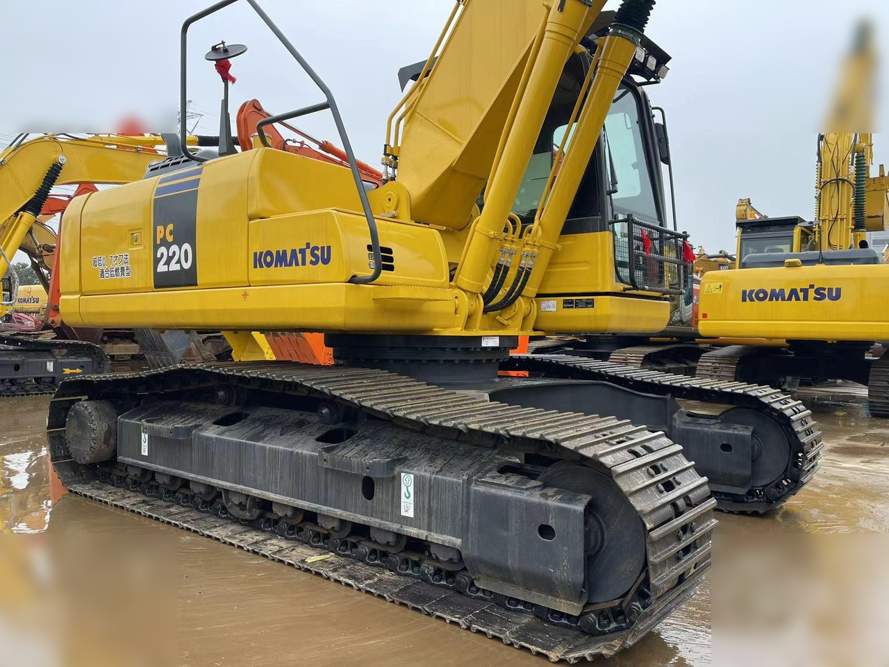 KOMATSU PC220-8 - מחפר סורק: תמונה 5 KOMATSU PC220-8 - מחפר סורק: תמונה 5
