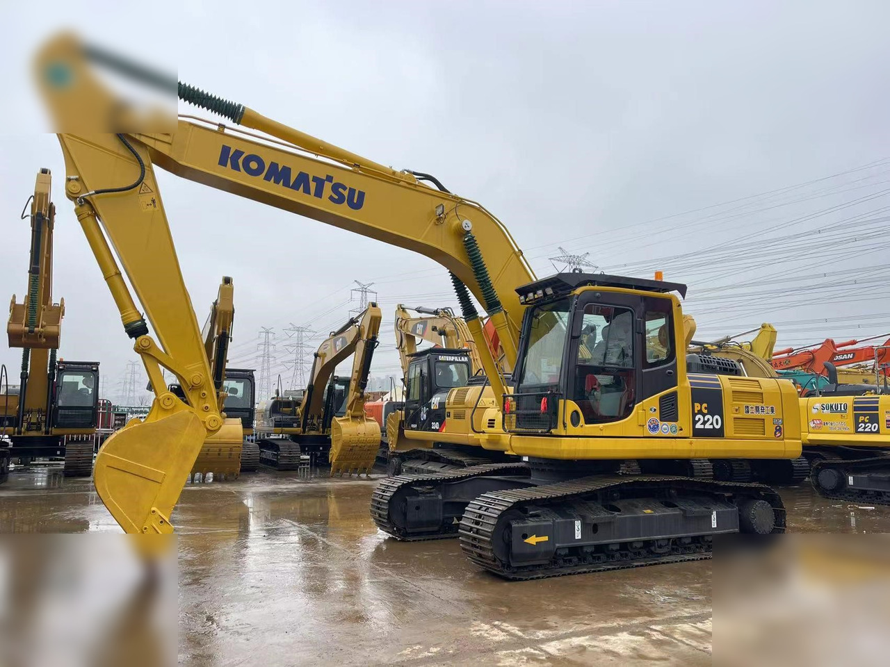 KOMATSU PC220-8 - מחפר סורק: תמונה 1 KOMATSU PC220-8 - מחפר סורק: תמונה 1