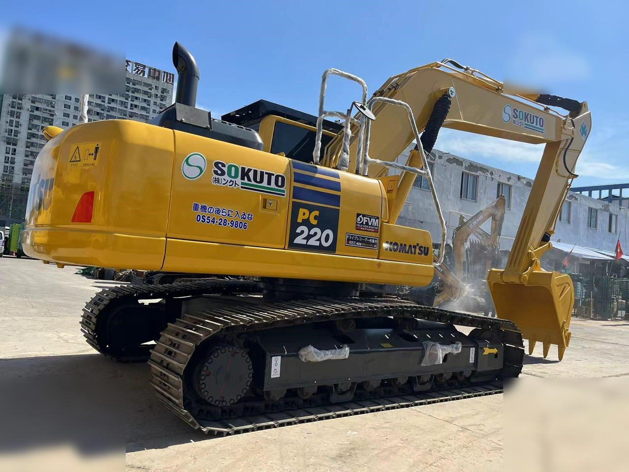 KOMATSU PC220-8 - מחפר סורק: תמונה 2 KOMATSU PC220-8 - מחפר סורק: תמונה 2