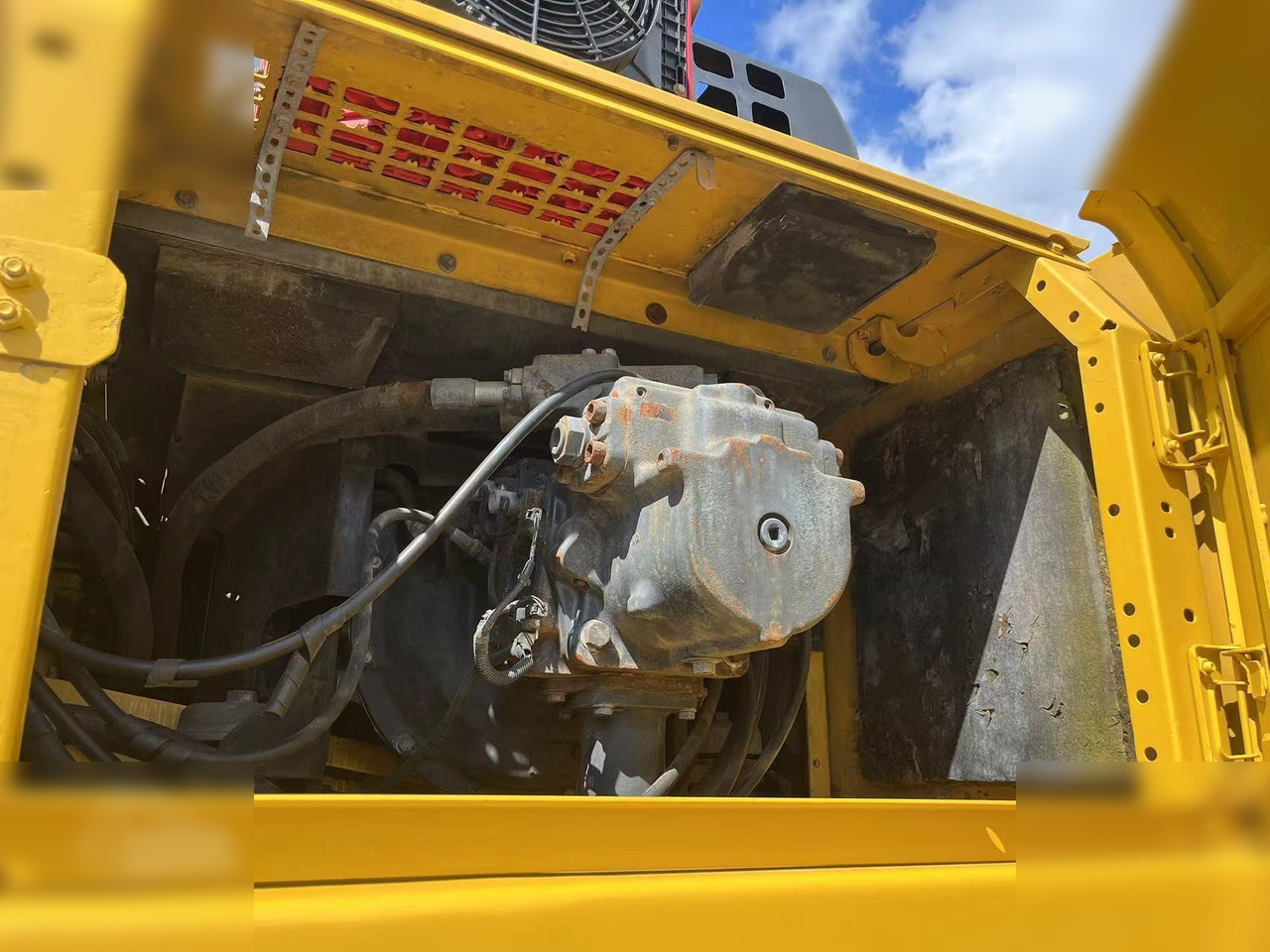 KOMATSU PC400-8R - מחפר סורק: תמונה 5 KOMATSU PC400-8R - מחפר סורק: תמונה 5
