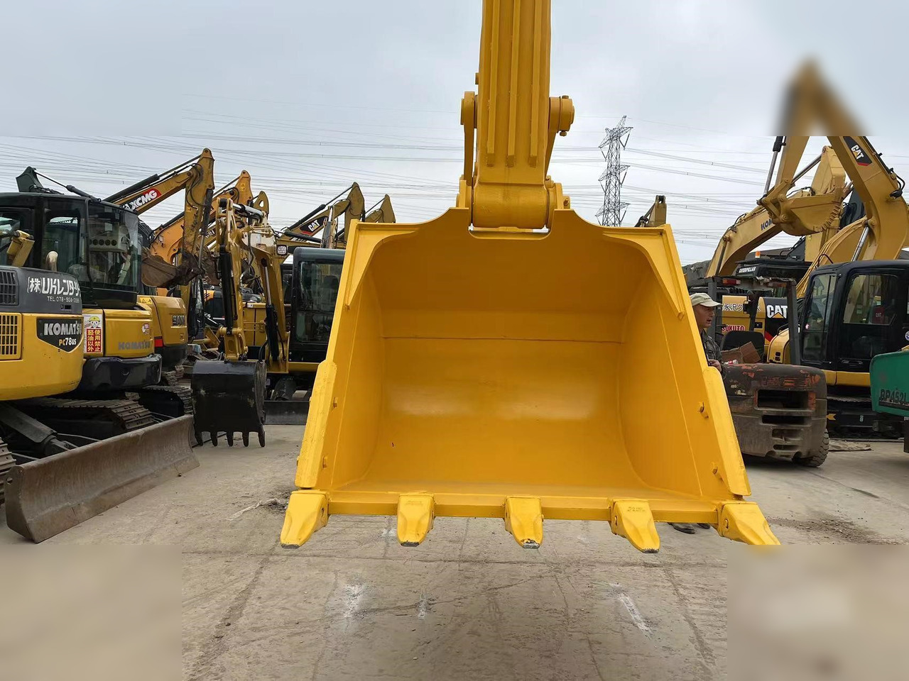 KOMATSU PC450-8 - מחפר סורק: תמונה 4 KOMATSU PC450-8 - מחפר סורק: תמונה 4