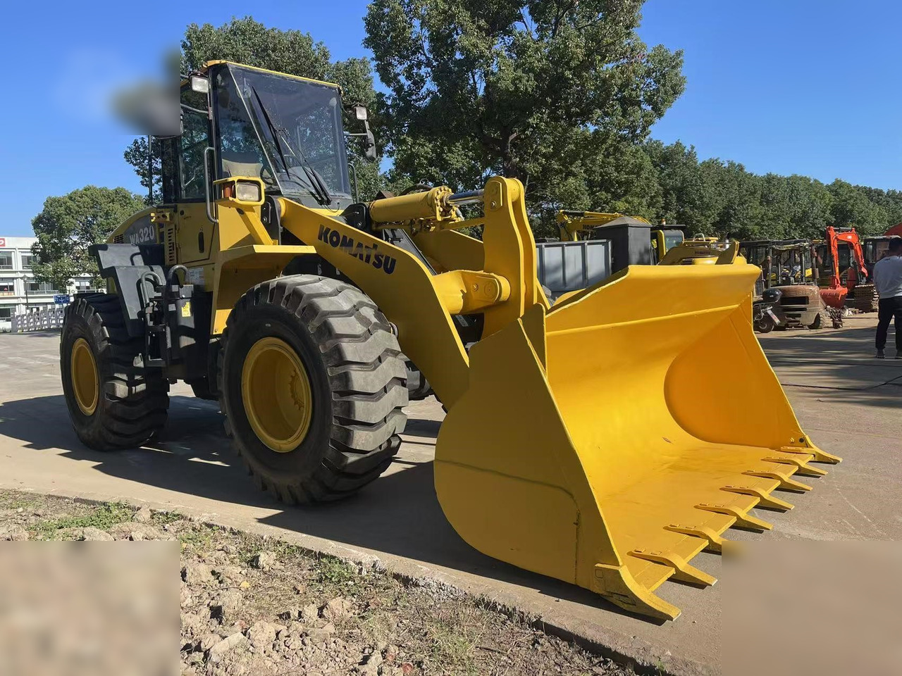 KOMATSU WA320-5 - מעמיס גלגלים: תמונה 2 KOMATSU WA320-5 - מעמיס גלגלים: תמונה 2