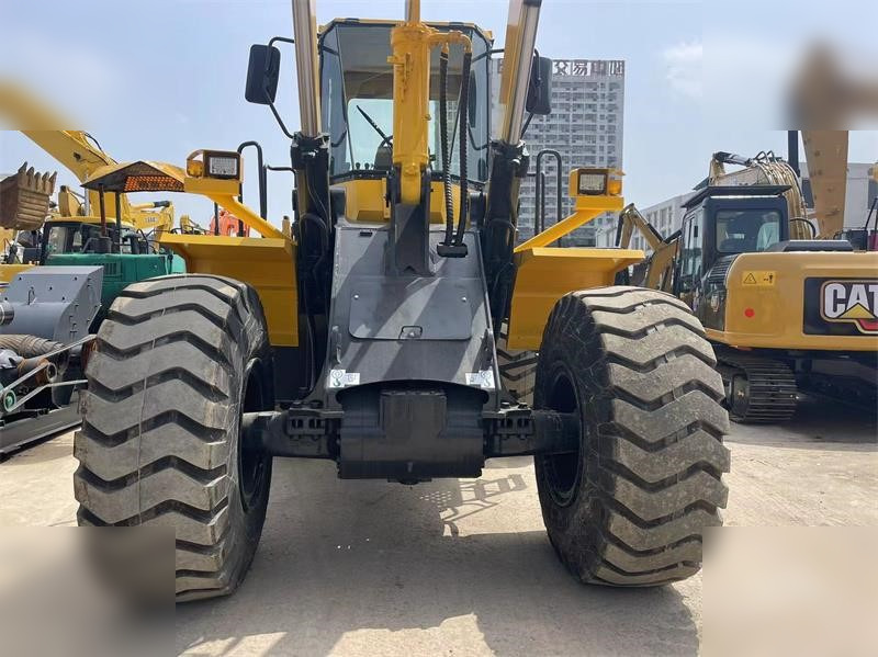 KOMATSU WA380-3 - מעמיס גלגלים: תמונה 5 KOMATSU WA380-3 - מעמיס גלגלים: תמונה 5