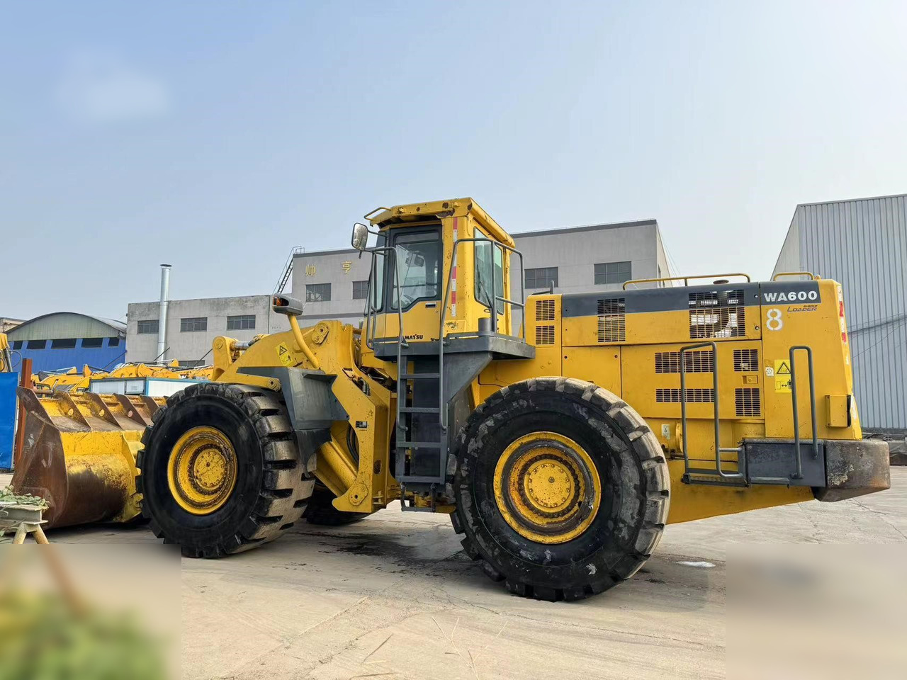 KOMATSU WA600-3 - מעמיס גלגלים: תמונה 1 KOMATSU WA600-3 - מעמיס גלגלים: תמונה 1