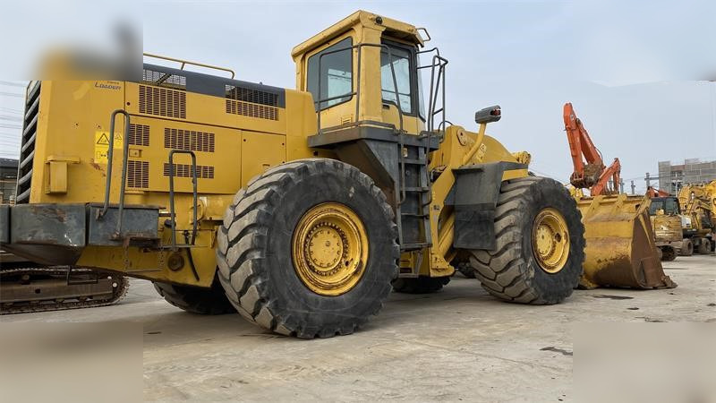 KOMATSU WA600-3 - מעמיס גלגלים: תמונה 1 KOMATSU WA600-3 - מעמיס גלגלים: תמונה 1