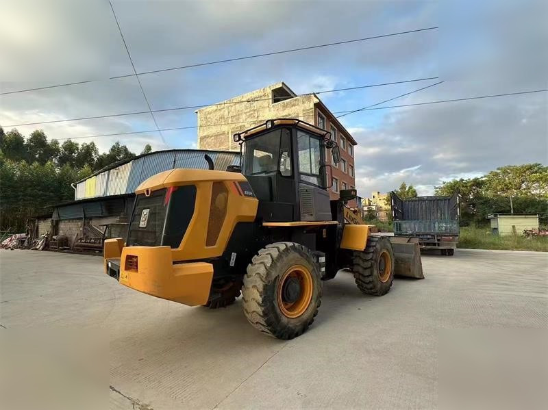 LIUGONG 835H - מעמיס גלגלים: תמונה 2 LIUGONG 835H - מעמיס גלגלים: תמונה 2
