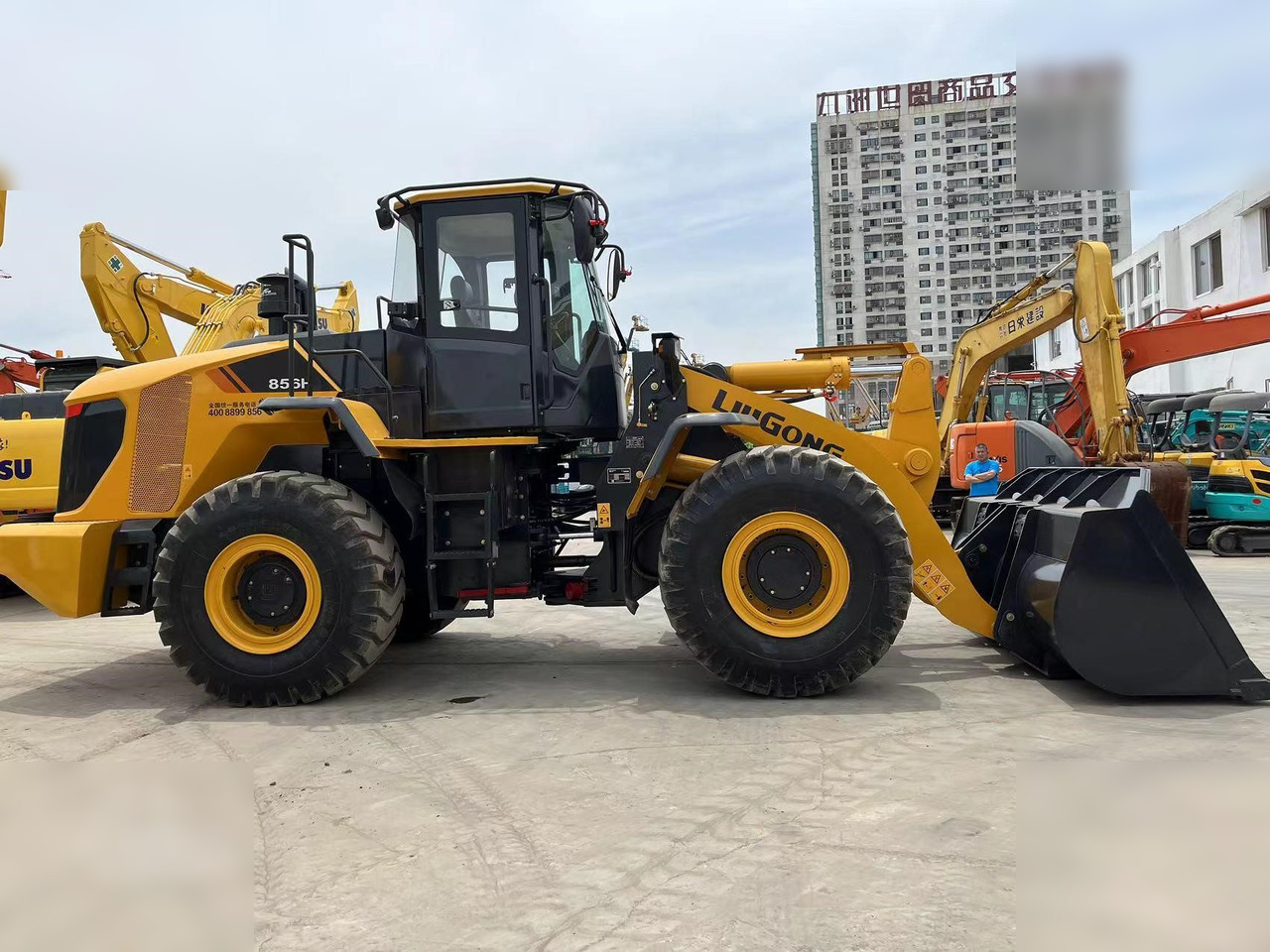 LIUGONG 856H - מעמיס גלגלים: תמונה 1 LIUGONG 856H - מעמיס גלגלים: תמונה 1