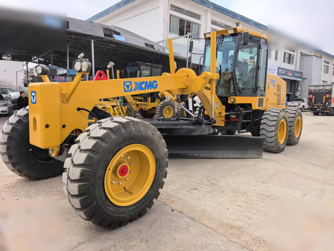 XCMG GR2153 - מפלסת: תמונה 1 XCMG GR2153 - מפלסת: תמונה 1