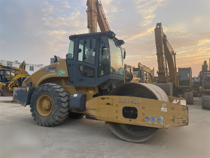 XCMG XS143J - רולר: תמונה 1 XCMG XS143J - רולר: תמונה 1