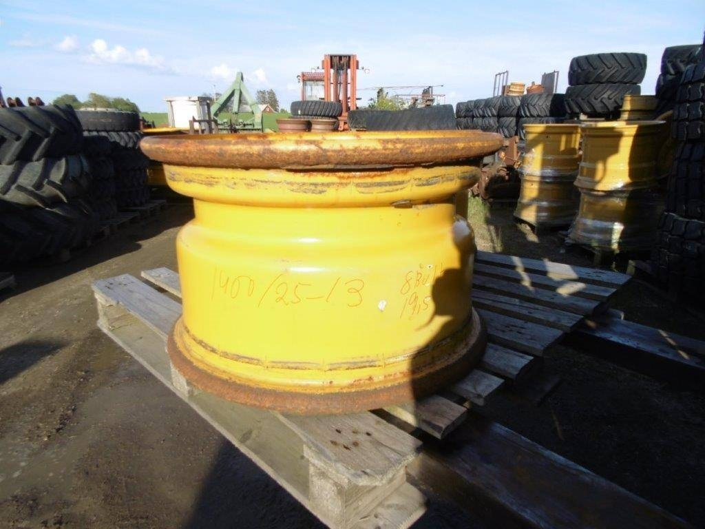 Fälgar 4 st CAT 910-IT 12 - חישוק עבור מכונת בנייה: תמונה 2 Fälgar 4 st CAT 910-IT 12 - חישוק עבור מכונת בנייה: תמונה 2