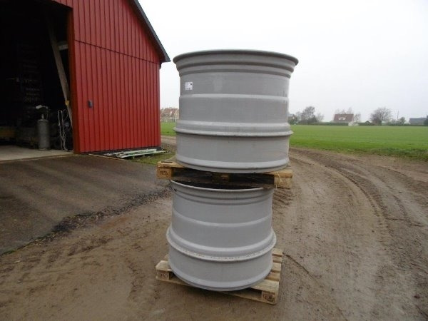 Trelleborg twinfälgar Stocks - צמיג עבור מכונת בנייה: תמונה 1 Trelleborg twinfälgar Stocks - צמיג עבור מכונת בנייה: תמונה 1
