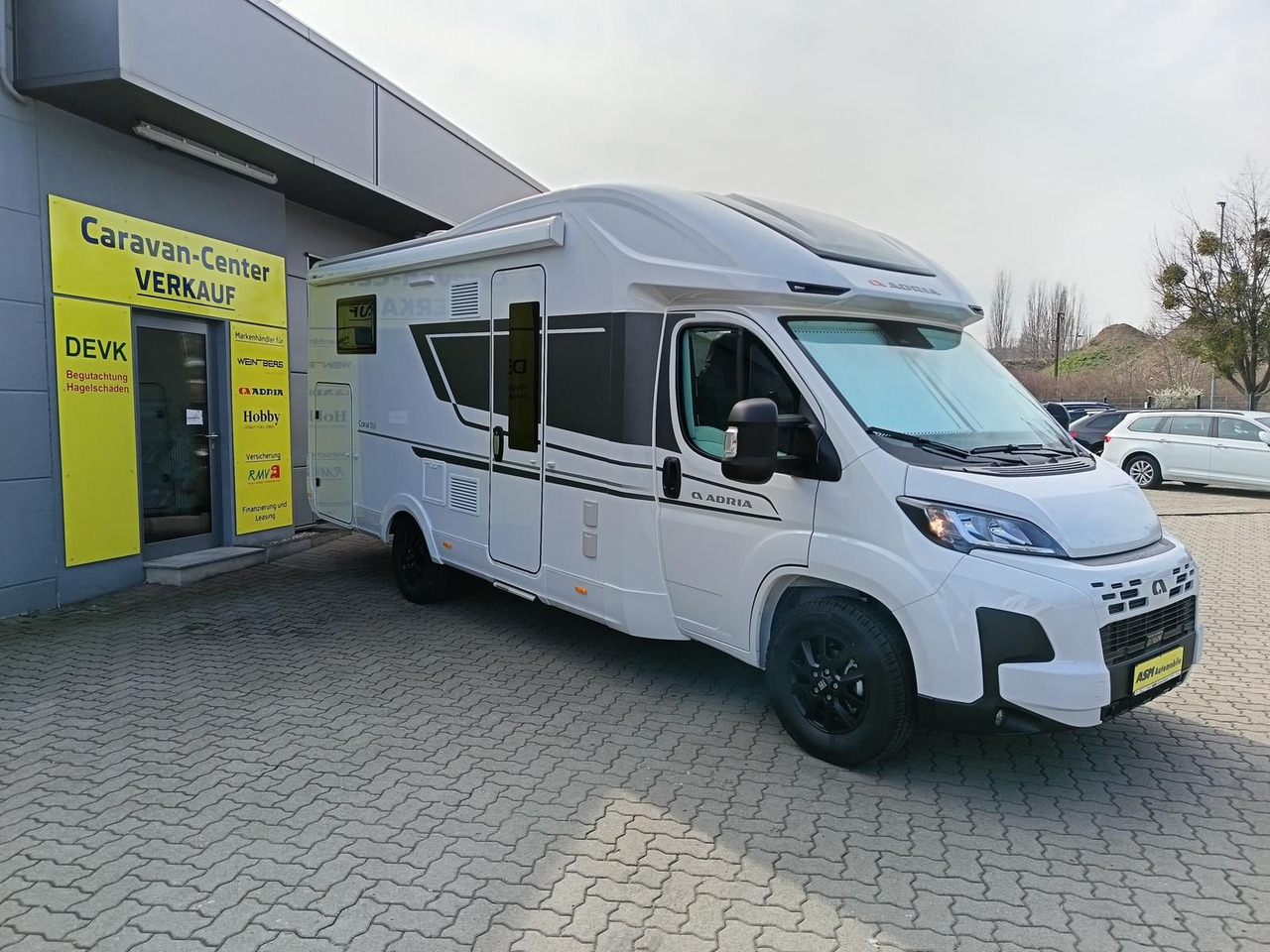 Adria Coral ALL-IN 650 DL*LUFTFEDERUNG HA*SOLAR*SOFORT - רכב ממונע חצי-משולב: תמונה 2 Adria Coral ALL-IN 650 DL*LUFTFEDERUNG HA*SOLAR*SOFORT - רכב ממונע חצי-משולב: תמונה 2