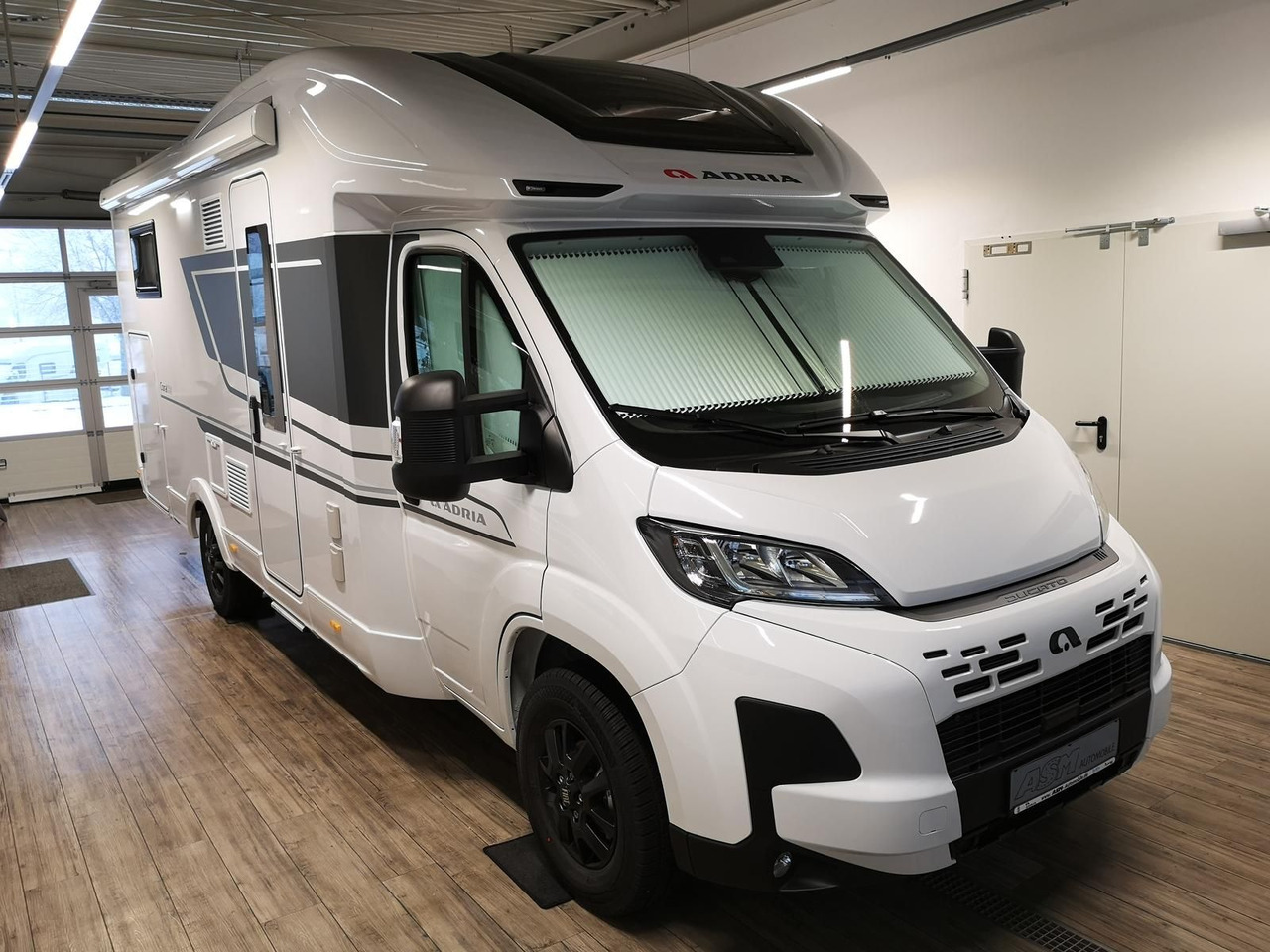 Adria Coral ALL-IN 650 DL*SOLAR*MARKISE*NAVI*SOFORT* - רכב ממונע חצי-משולב: תמונה 3 Adria Coral ALL-IN 650 DL*SOLAR*MARKISE*NAVI*SOFORT* - רכב ממונע חצי-משולב: תמונה 3