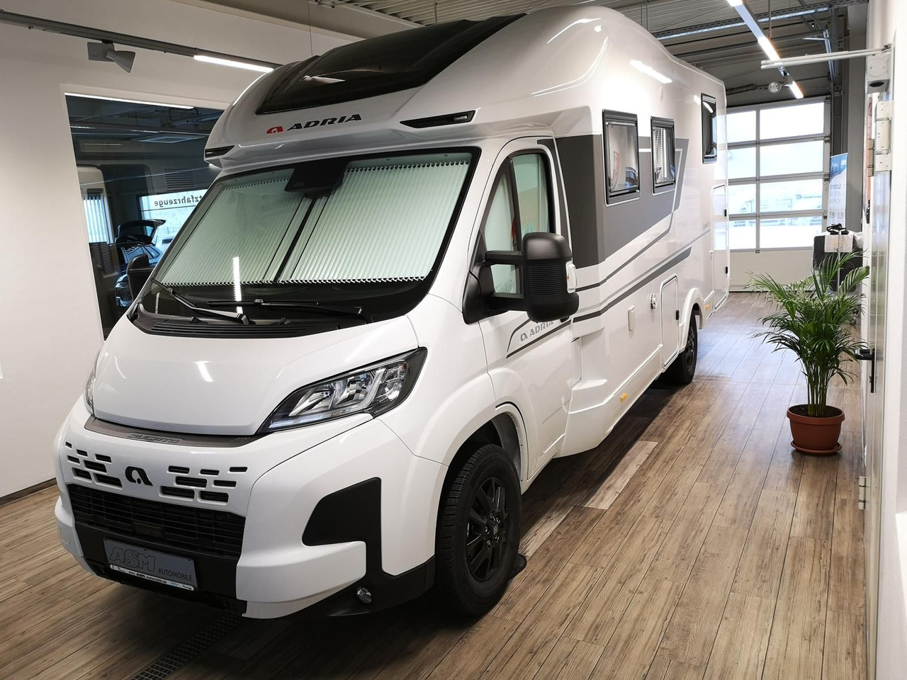 Adria Coral ALL-IN 650 DL*SOLAR*MARKISE*NAVI*SOFORT* - רכב ממונע חצי-משולב: תמונה 2 Adria Coral ALL-IN 650 DL*SOLAR*MARKISE*NAVI*SOFORT* - רכב ממונע חצי-משולב: תמונה 2