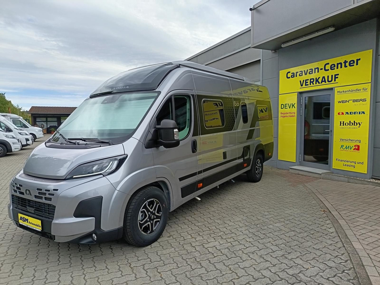 Adria Twin "60Y" 640 SGX 4,25MAXI*JUBILEE*AUFSTELLDACH - מוטורהום: תמונה 3 Adria Twin "60Y" 640 SGX 4,25MAXI*JUBILEE*AUFSTELLDACH - מוטורהום: תמונה 3