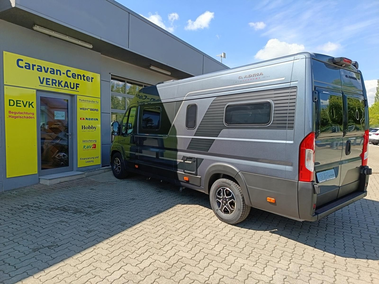 Adria Twin Edition 640 SGX Maxi 132kW*138L KÜHLSCHRANK - מוטורהום: תמונה 5 Adria Twin Edition 640 SGX Maxi 132kW*138L KÜHLSCHRANK - מוטורהום: תמונה 5