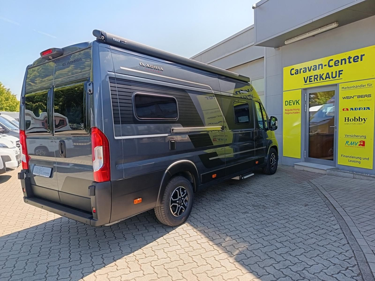 Adria Twin Edition 640 SGX Maxi 132kW*138L KÜHLSCHRANK - מוטורהום: תמונה 5 Adria Twin Edition 640 SGX Maxi 132kW*138L KÜHLSCHRANK - מוטורהום: תמונה 5