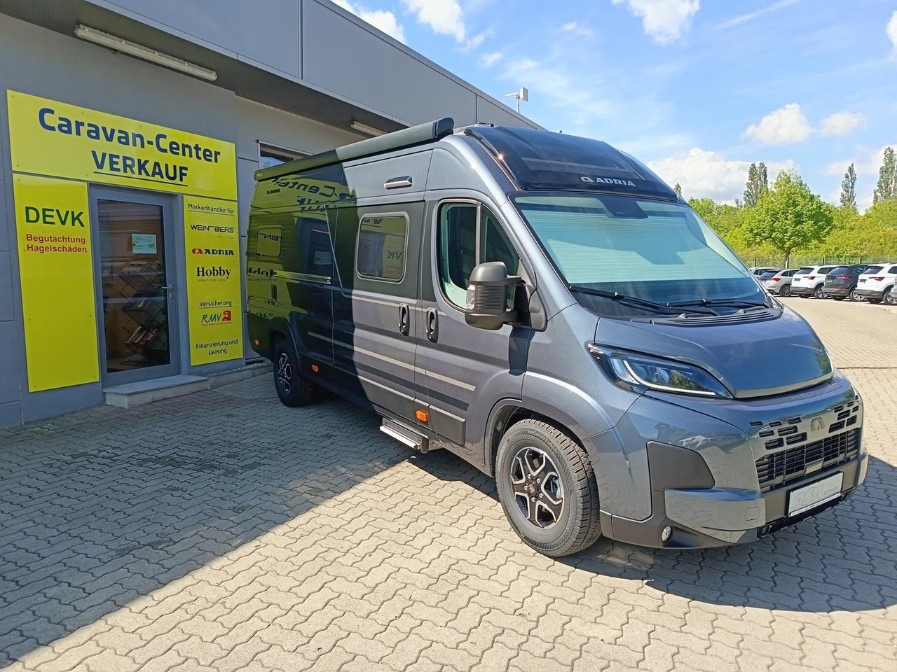 Adria Twin Edition 640 SGX Maxi 132kW*138L KÜHLSCHRANK - מוטורהום: תמונה 2 Adria Twin Edition 640 SGX Maxi 132kW*138L KÜHLSCHRANK - מוטורהום: תמונה 2