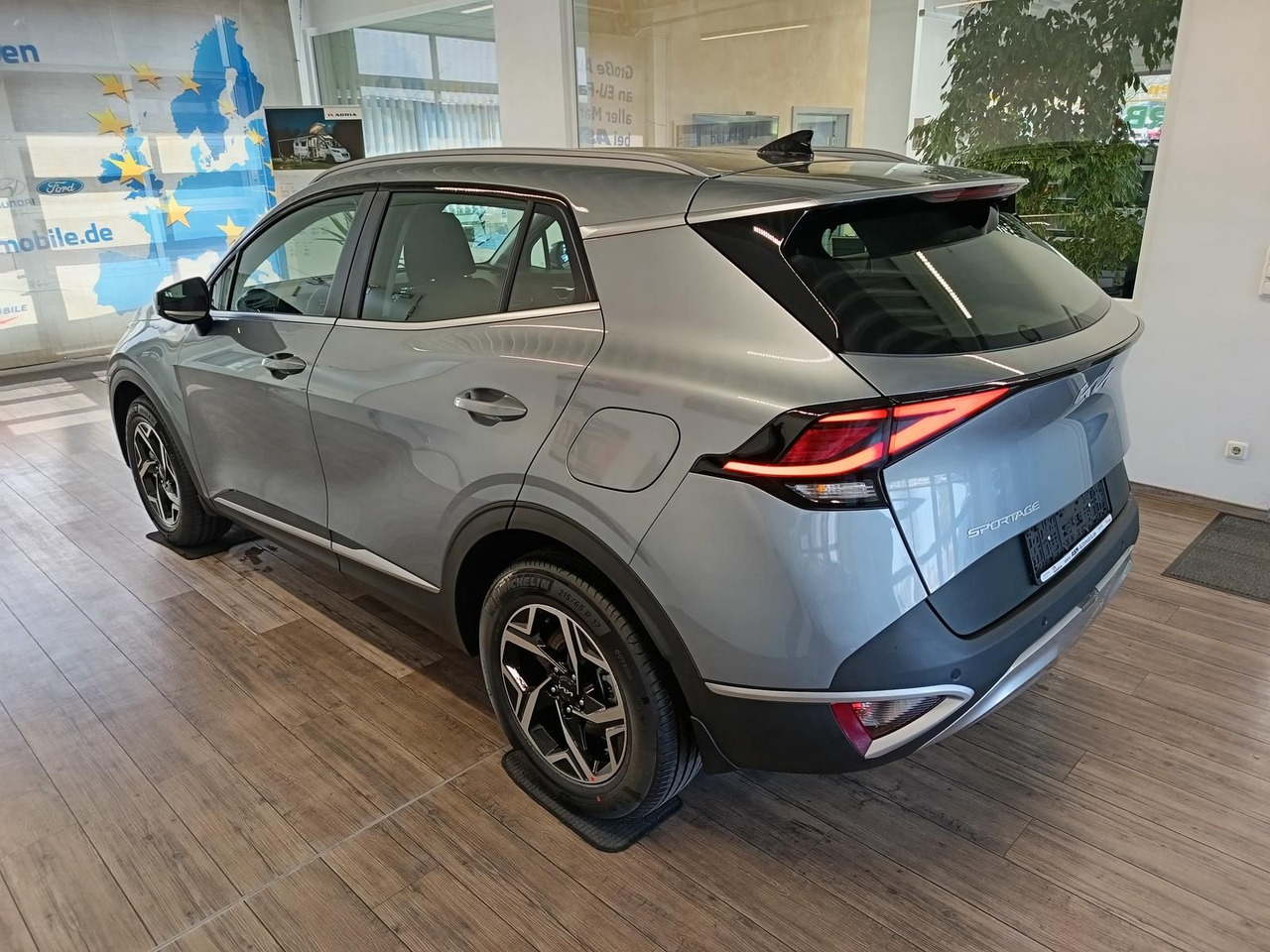 Kia Sportage 1.6 T-GDI DCT Vision*NAVI*LED*R-KAM*DAB - SUV: תמונה 4 Kia Sportage 1.6 T-GDI DCT Vision*NAVI*LED*R-KAM*DAB - SUV: תמונה 4