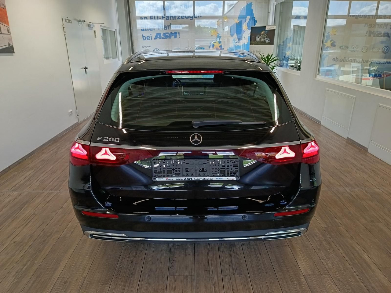 Mercedes-Benz E 200 Avantgarde Advanced*PSD*LED*NAVI*ACC* - מכונית: תמונה 5 Mercedes-Benz E 200 Avantgarde Advanced*PSD*LED*NAVI*ACC* - מכונית: תמונה 5