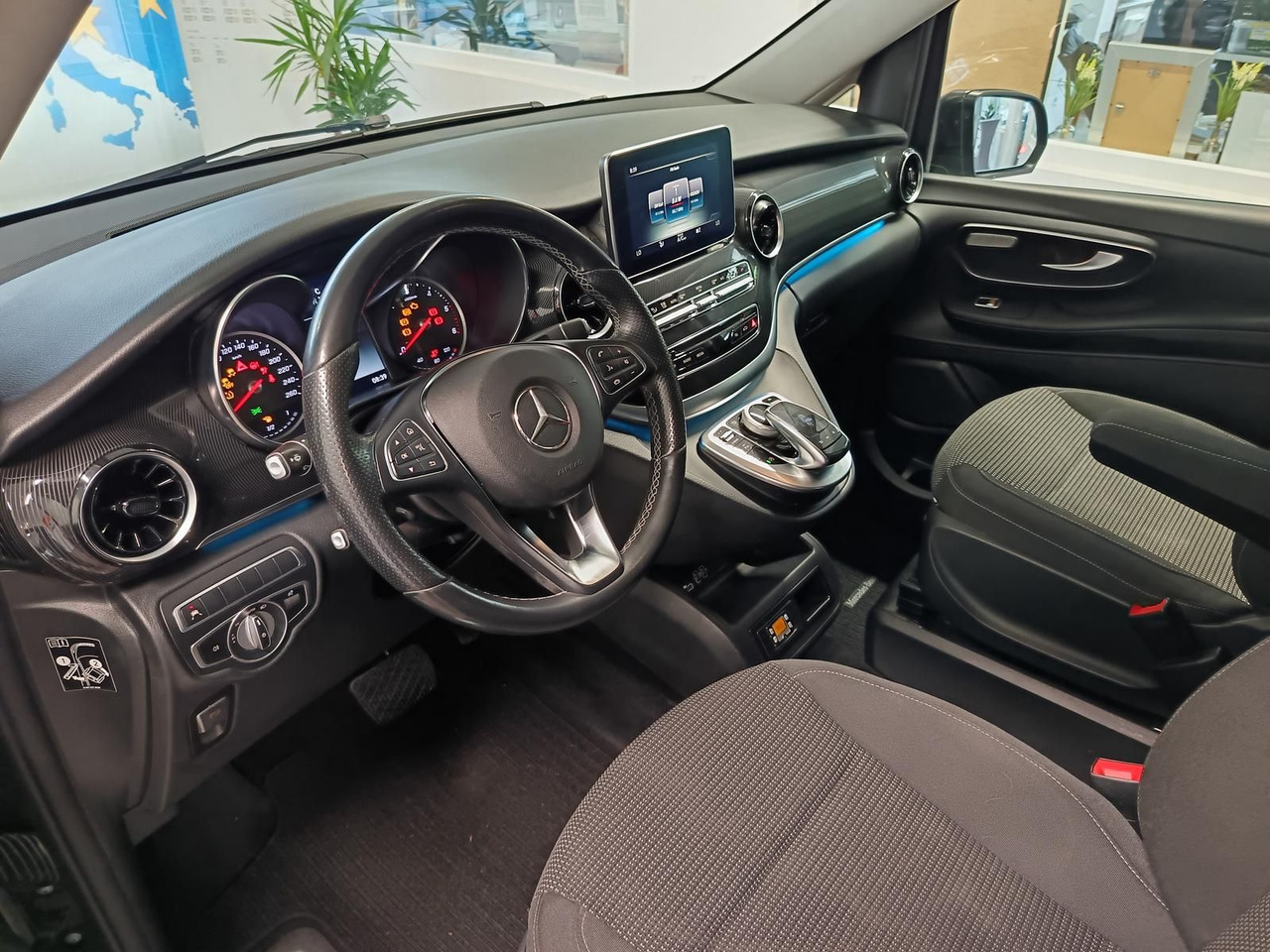 כלי רכב מסחרי לנוסעים Mercedes-Benz V 300 2.0 CDI*LANG*LIEGE PAKET*AHK*FAHRRADTRÄGER: תמונה 22