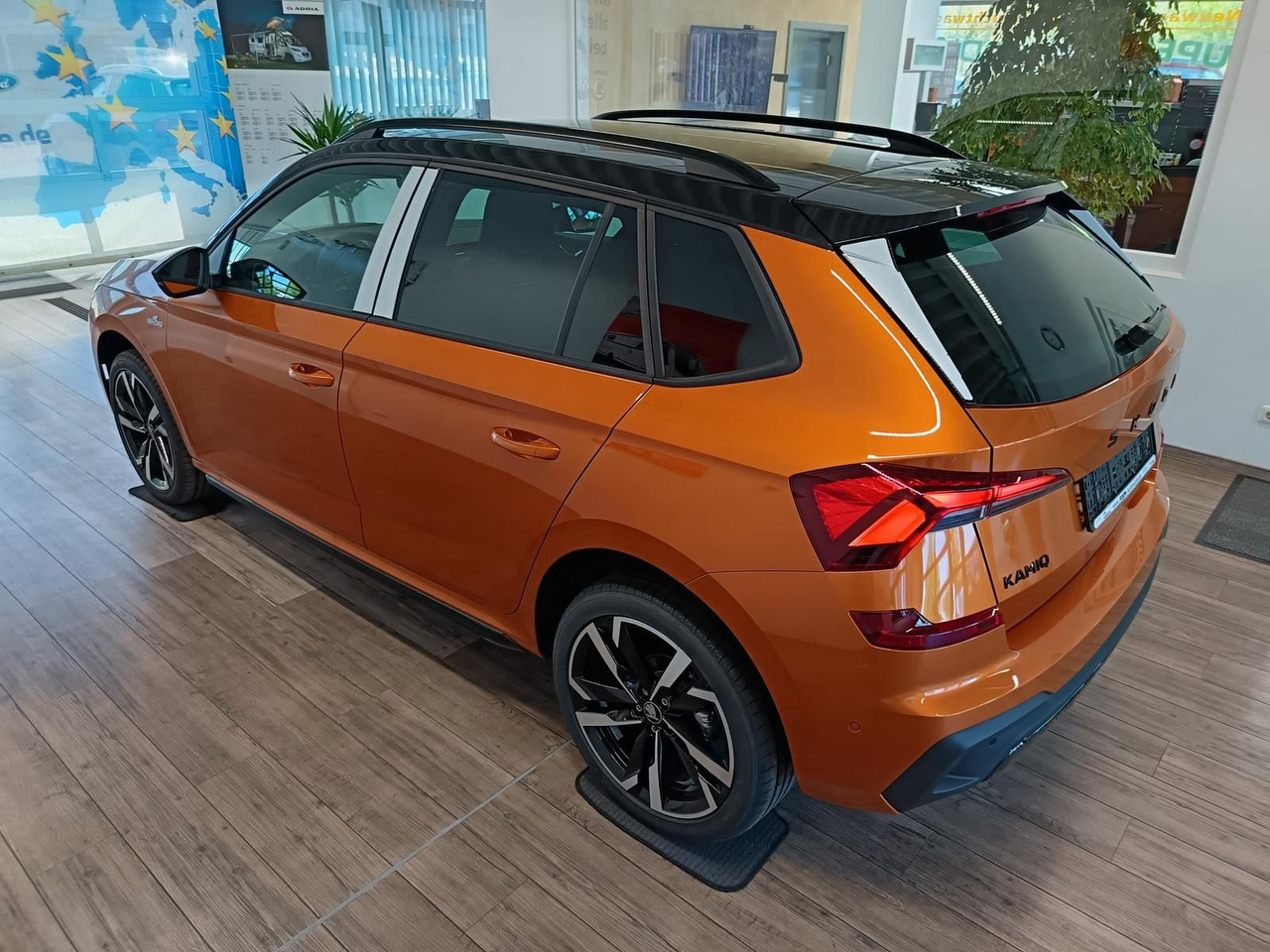 Skoda Kamiq Monte Carlo 1,5 TSI DSG*PANO*AHK*5J.GARANT - SUV: תמונה 4 Skoda Kamiq Monte Carlo 1,5 TSI DSG*PANO*AHK*5J.GARANT - SUV: תמונה 4