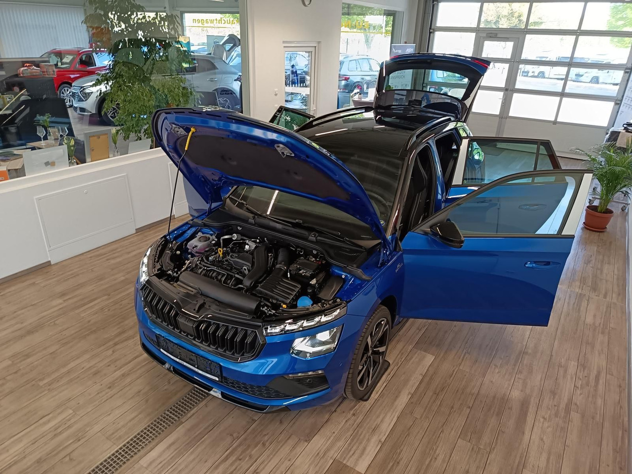 Skoda Kamiq Monte Carlo 1,5 TSI DSG*PANO*AHK*5J.GARANT - SUV: תמונה 2 Skoda Kamiq Monte Carlo 1,5 TSI DSG*PANO*AHK*5J.GARANT - SUV: תמונה 2