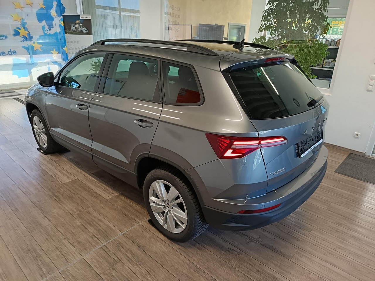 Skoda Karoq Selection 1.5 TSI DSG*NAVI*ACC*AHK-VORBER* - SUV: תמונה 4 Skoda Karoq Selection 1.5 TSI DSG*NAVI*ACC*AHK-VORBER* - SUV: תמונה 4