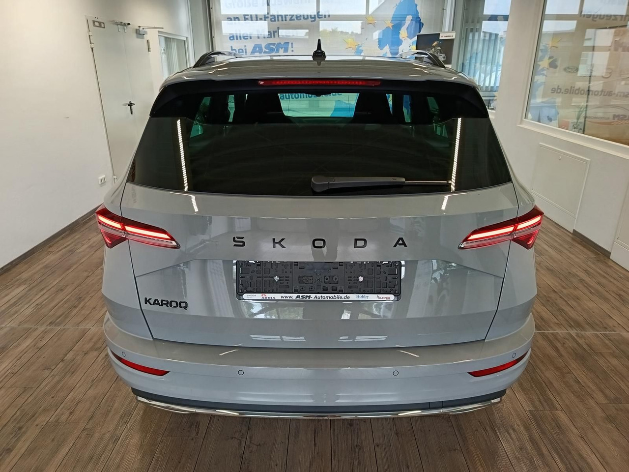 Skoda Karoq Sportline 1,5 TSI DSG*AHK*PSD*STD.HZG*NAVI - SUV: תמונה 5 Skoda Karoq Sportline 1,5 TSI DSG*AHK*PSD*STD.HZG*NAVI - SUV: תמונה 5