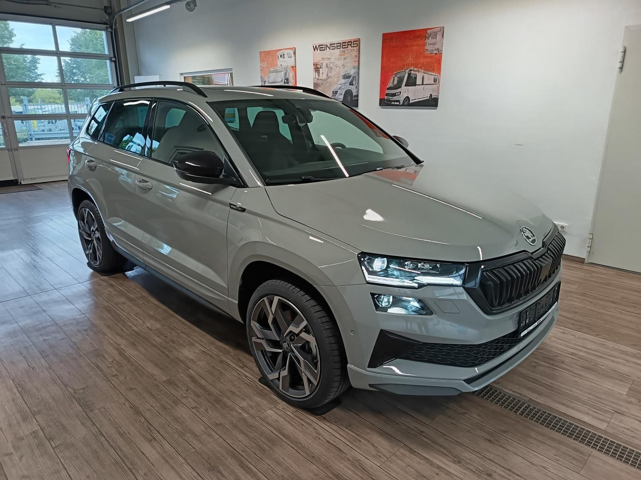 Skoda Karoq Sportline 1,5 TSI DSG*AHK*PSD*STD.HZG*NAVI - SUV: תמונה 3 Skoda Karoq Sportline 1,5 TSI DSG*AHK*PSD*STD.HZG*NAVI - SUV: תמונה 3