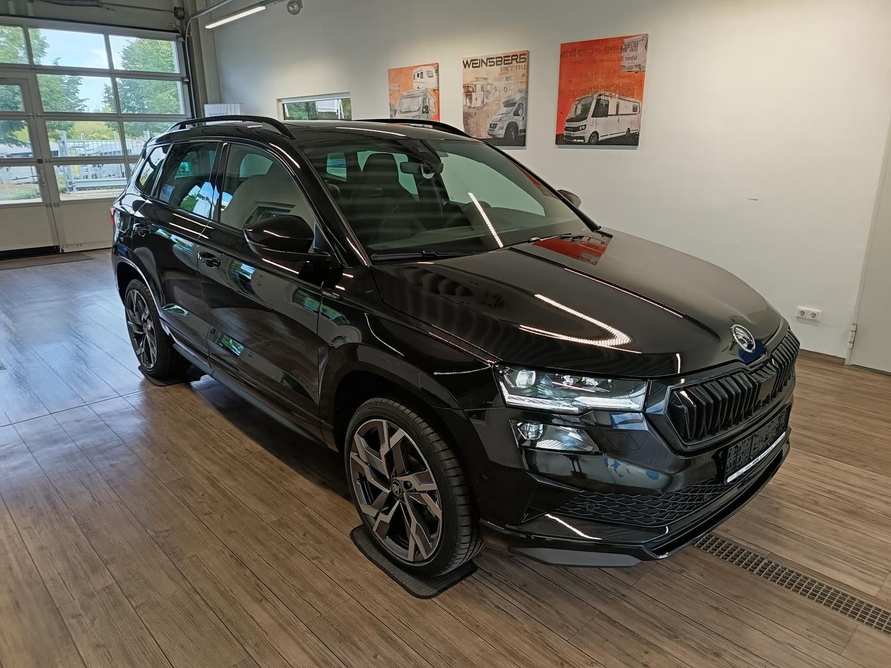 Skoda Karoq Sportline 1,5 TSI DSG*AHK*PSD*STD.HZG*NAVI - SUV: תמונה 3 Skoda Karoq Sportline 1,5 TSI DSG*AHK*PSD*STD.HZG*NAVI - SUV: תמונה 3