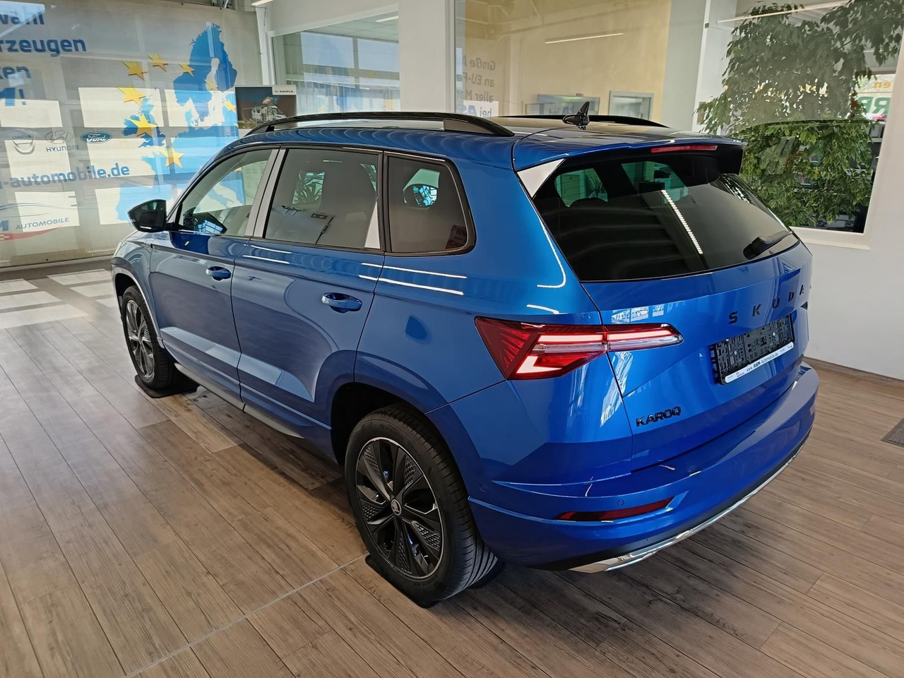 Skoda Karoq Sportline 1,5TSI DSG*AHK*360°*5J.GARANTIE* - SUV: תמונה 4 Skoda Karoq Sportline 1,5TSI DSG*AHK*360°*5J.GARANTIE* - SUV: תמונה 4
